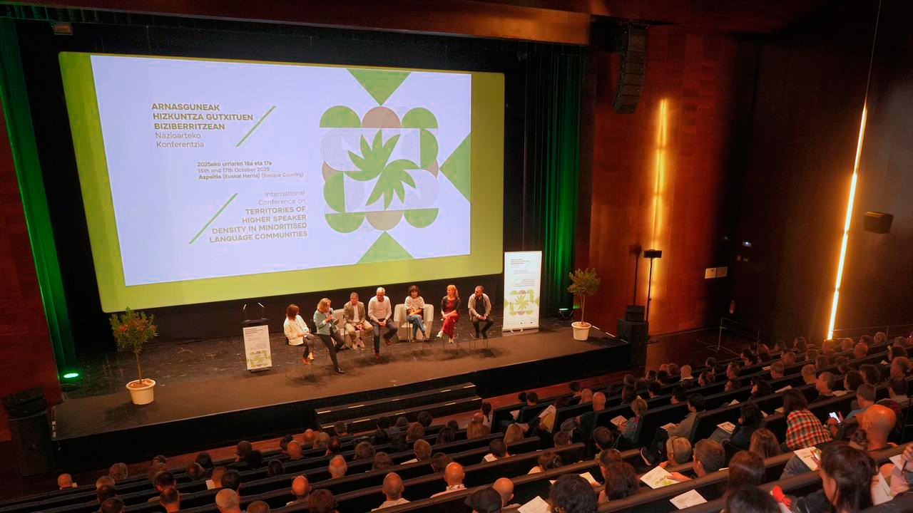 UEMAk “Arnasguneak hizkuntza gutxituen biziberritzean” nazinoarteko konferentzia egin dau